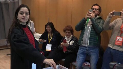La joven que ha votado por Puigdemont