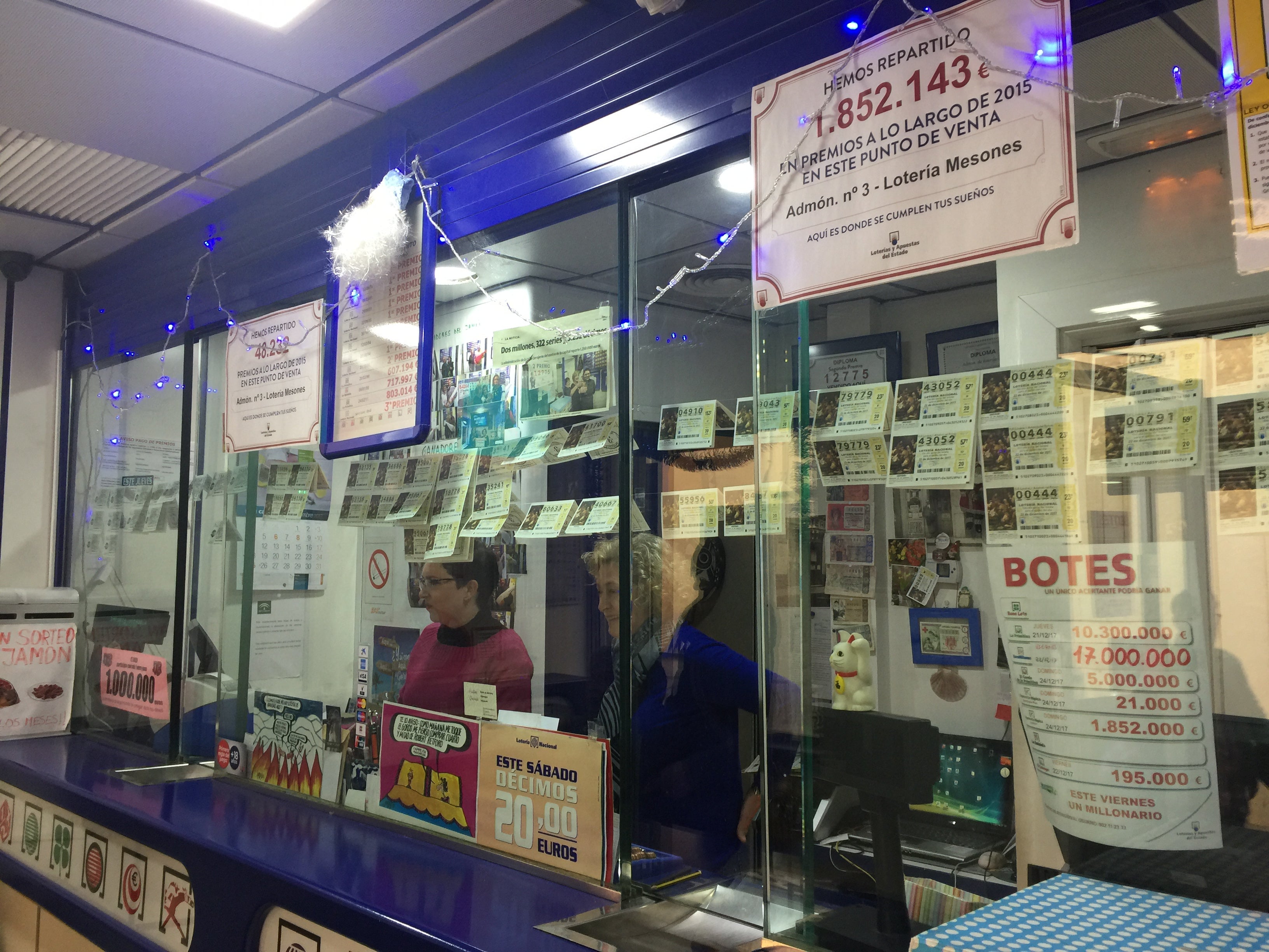 En las administraciones granadinas la venta de lotería apura las últimas horas En las administraciones granadinas la venta de lotería apura las últimas horas