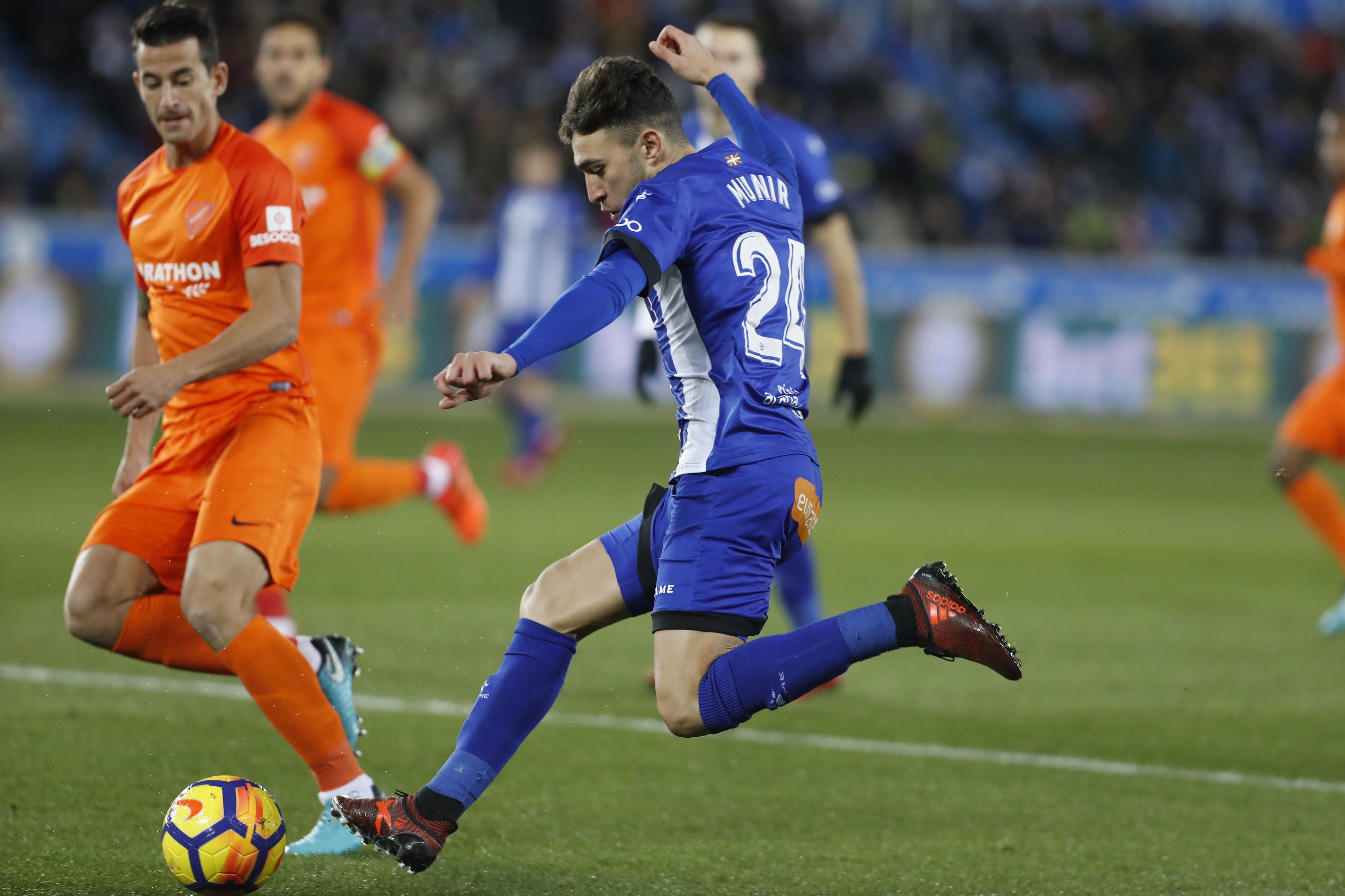 Munir saca al Alavés del descenso a costa de un Málaga que se hunde en la tabla Munir saca al Alavés del descenso a costa de un Málaga que se hunde en la tabla