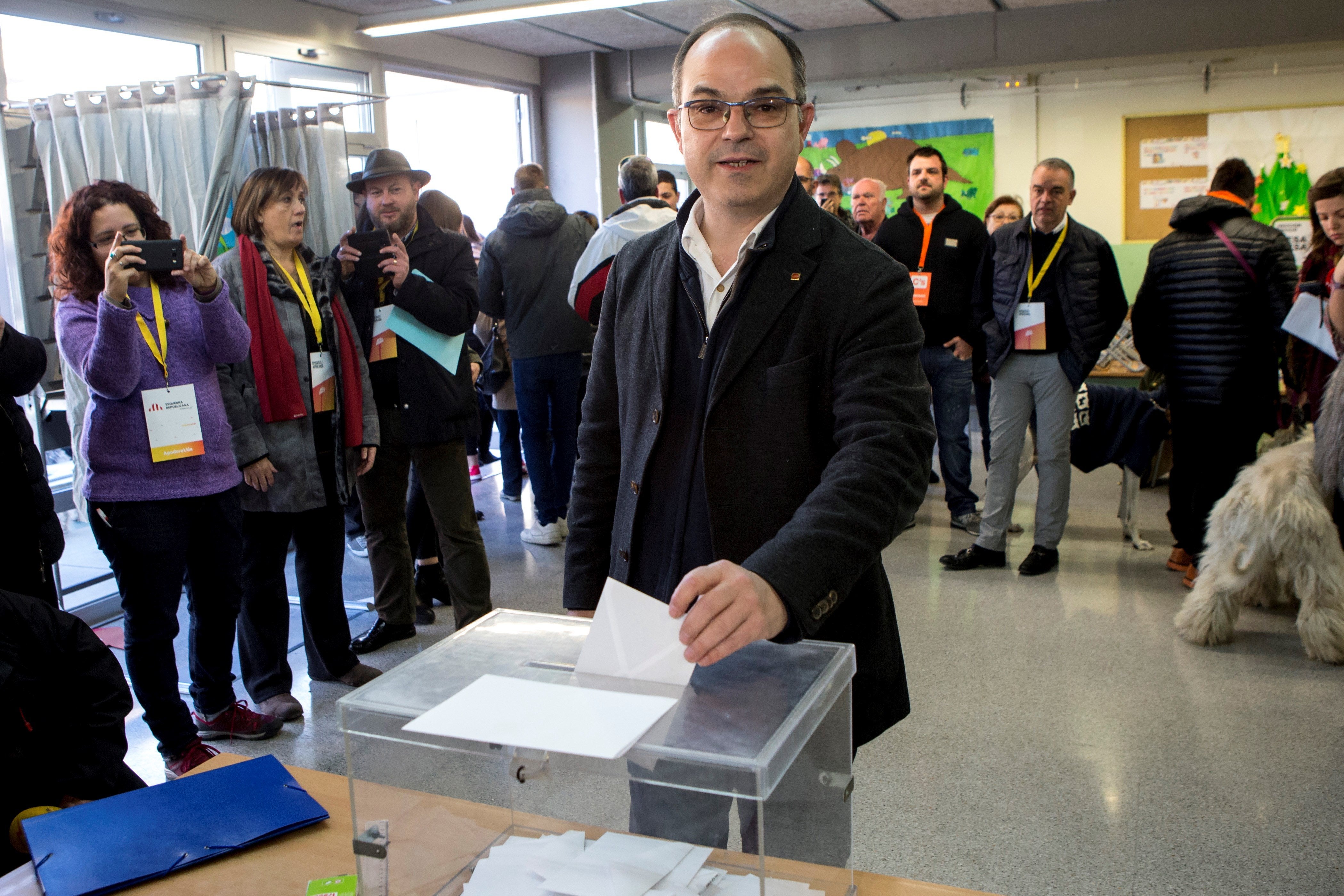 La Guardia Civil señala a Turull y Viver por el gasto de al menos 502.639 euros para lograr la independencia La Guardia Civil señala a Turull y Viver por el gasto de al menos 502.639 euros para lograr la independencia