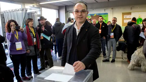 El exconseller Jordi Turull y numero cuatro por la lista de JxCat, vota en el colegio Lluis Piquer de Parets del Vallés El exconseller Jordi Turull y numero cuatro por la lista de JxCat, vota en el colegio Lluis Piquer de Parets del Vallés