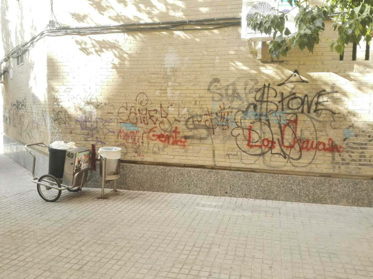 El concejal de Limpieza habla de “flexibilización” en la aplicación de la normativa para explicar que no se cobre el precio público por la limpieza de fachadas El concejal de Limpieza habla de “flexibilización” en la aplicación de la normativa para explicar que no se cobre el precio público por la limpieza de fachadas