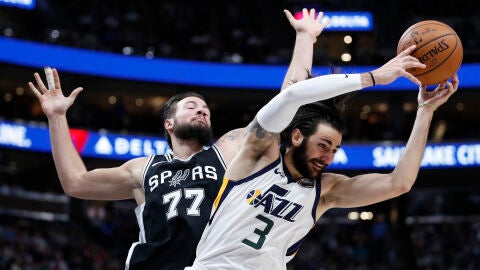 Ricky Rubio, en acci&oacute;n ante los Spurs