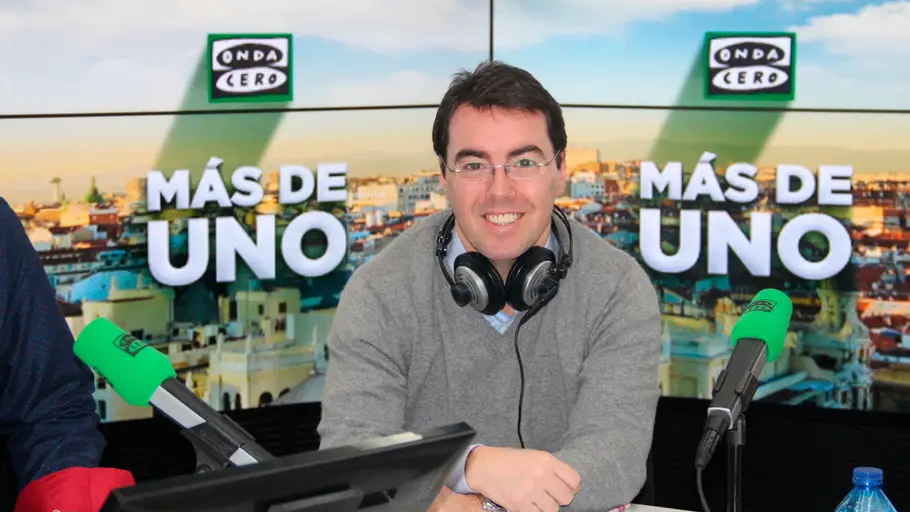 Sacha Azcona en los estudios de Onda Cero Sacha Azcona en los estudios de Onda Cero