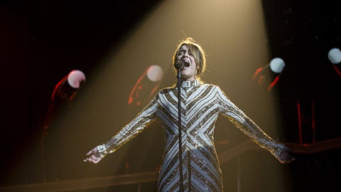 Amaia Romero canta 'Shake It Out'