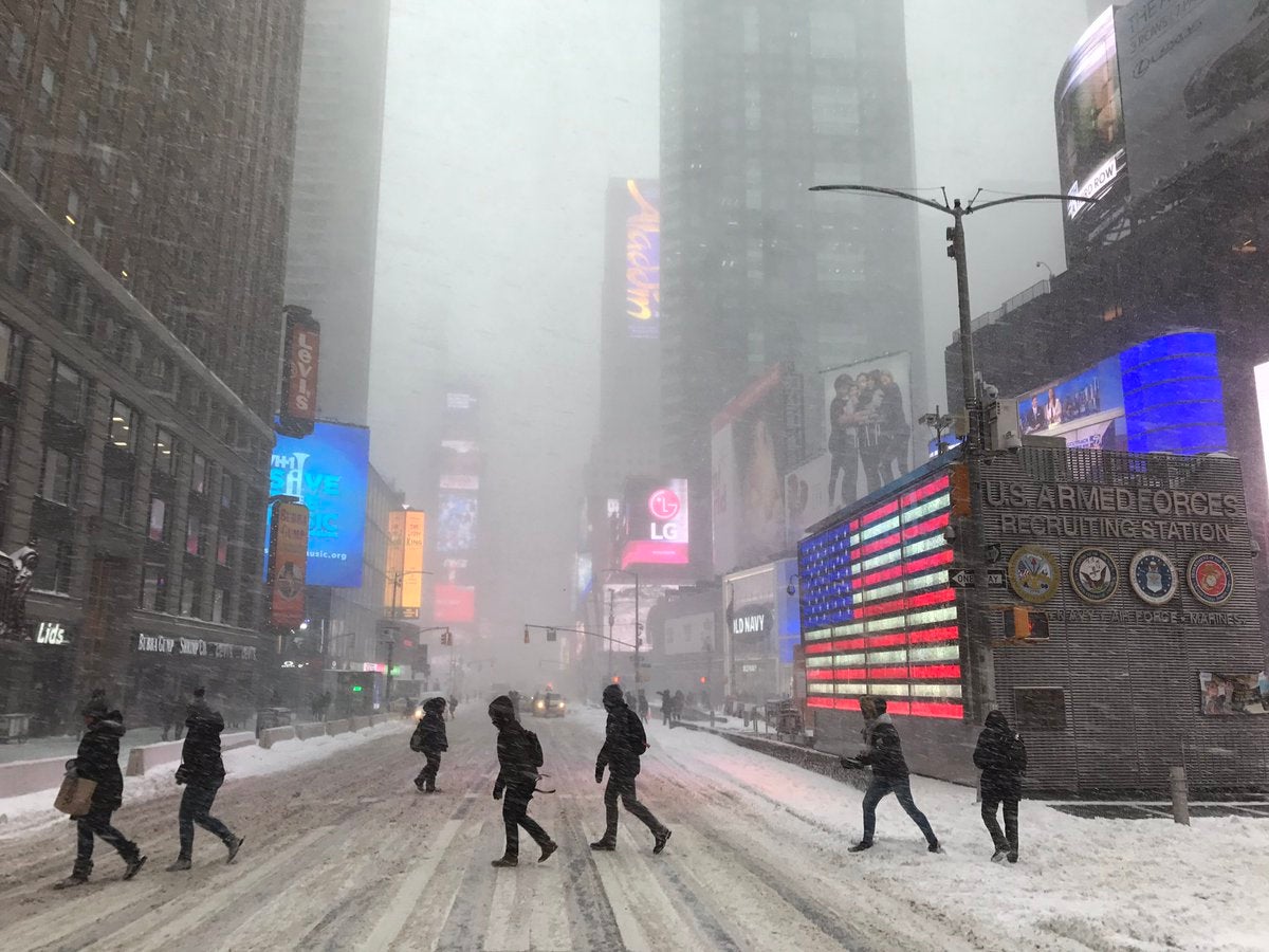 Nueva York recupera el ritmo tras la tormenta de nieve, aunque se espera una nueva ola de frío polar Nueva York recupera el ritmo tras la tormenta de nieve, aunque se espera una nueva ola de frío polar