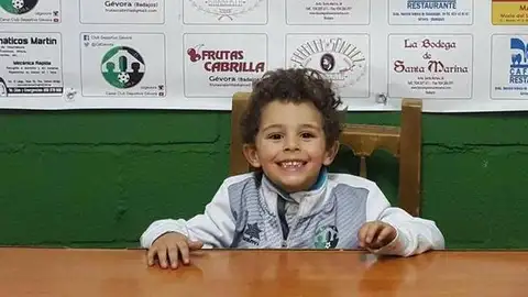 Mario, el niño extremeño que cumplirá su sueño de conocer a Aspas. Mario, el niño extremeño que cumplirá su sueño de conocer a Aspas.