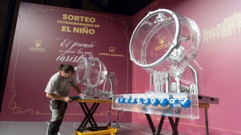 Descarga e instalaci&oacute;n de los bombos que se utilizar&aacute;n el pr&oacute;ximo 6 de enero 