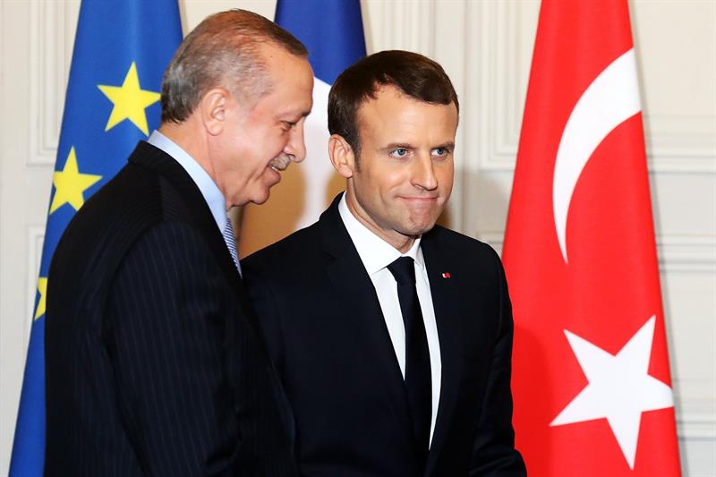 Macron cierra la puerta de la UE a Erdogan, pero le abre una vía de asociación Macron cierra la puerta de la UE a Erdogan, pero le abre una vía de asociación