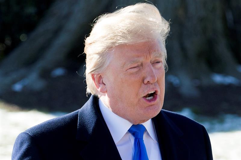 Los abogados de Trump intentan evitar su 'cara a cara' con el fiscal por miedo a que su declaración sobre la trama rusa le comprometa más Los abogados de Trump intentan evitar su 'cara a cara' con el fiscal por miedo a que su declaración sobre la trama rusa le comprometa más