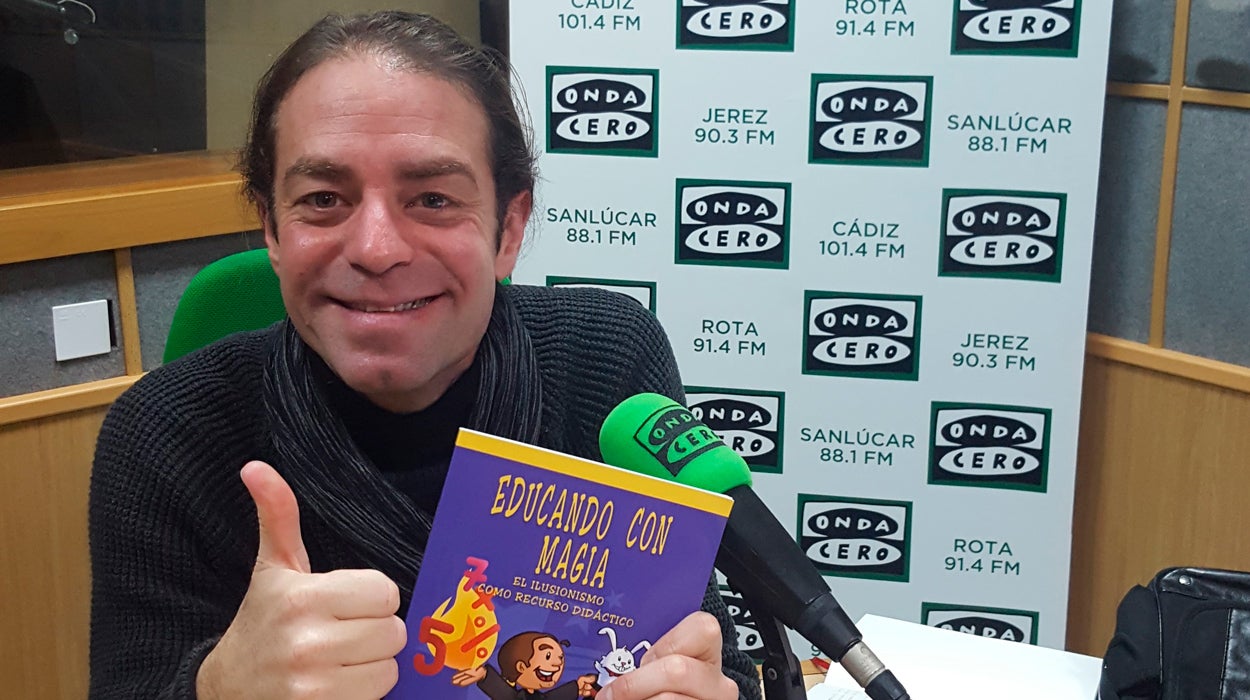 Xuxo Ruiz: "Gracias a la magia consigo que los niños desarrollen sus habilidades cognitivas" Xuxo Ruiz: "Gracias a la magia consigo que los niños desarrollen sus habilidades cognitivas"