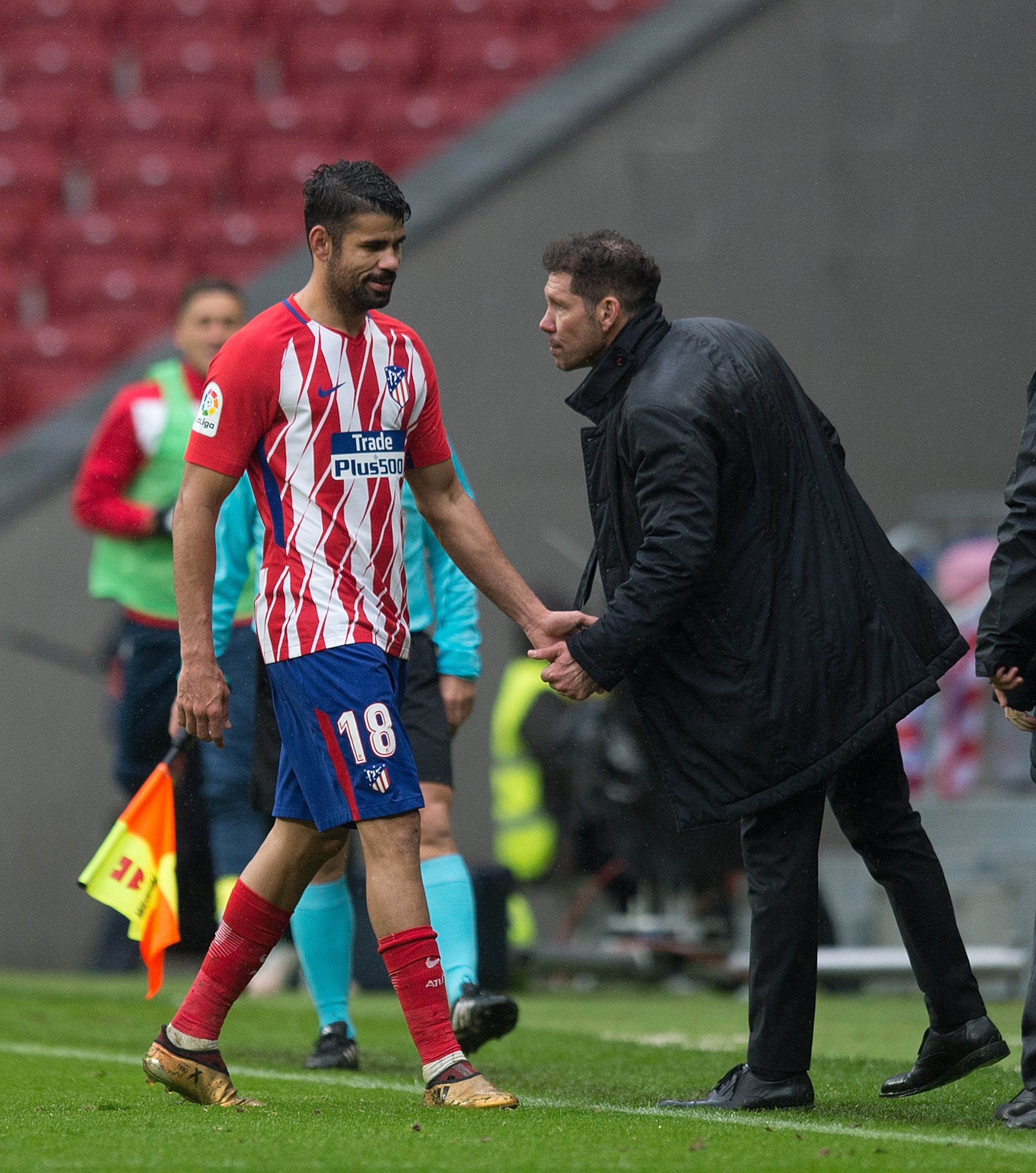 Simeone: "Si la regla es así, la segunda amarilla a Diego Costa es justa" Simeone: "Si la regla es así, la segunda amarilla a Diego Costa es justa"