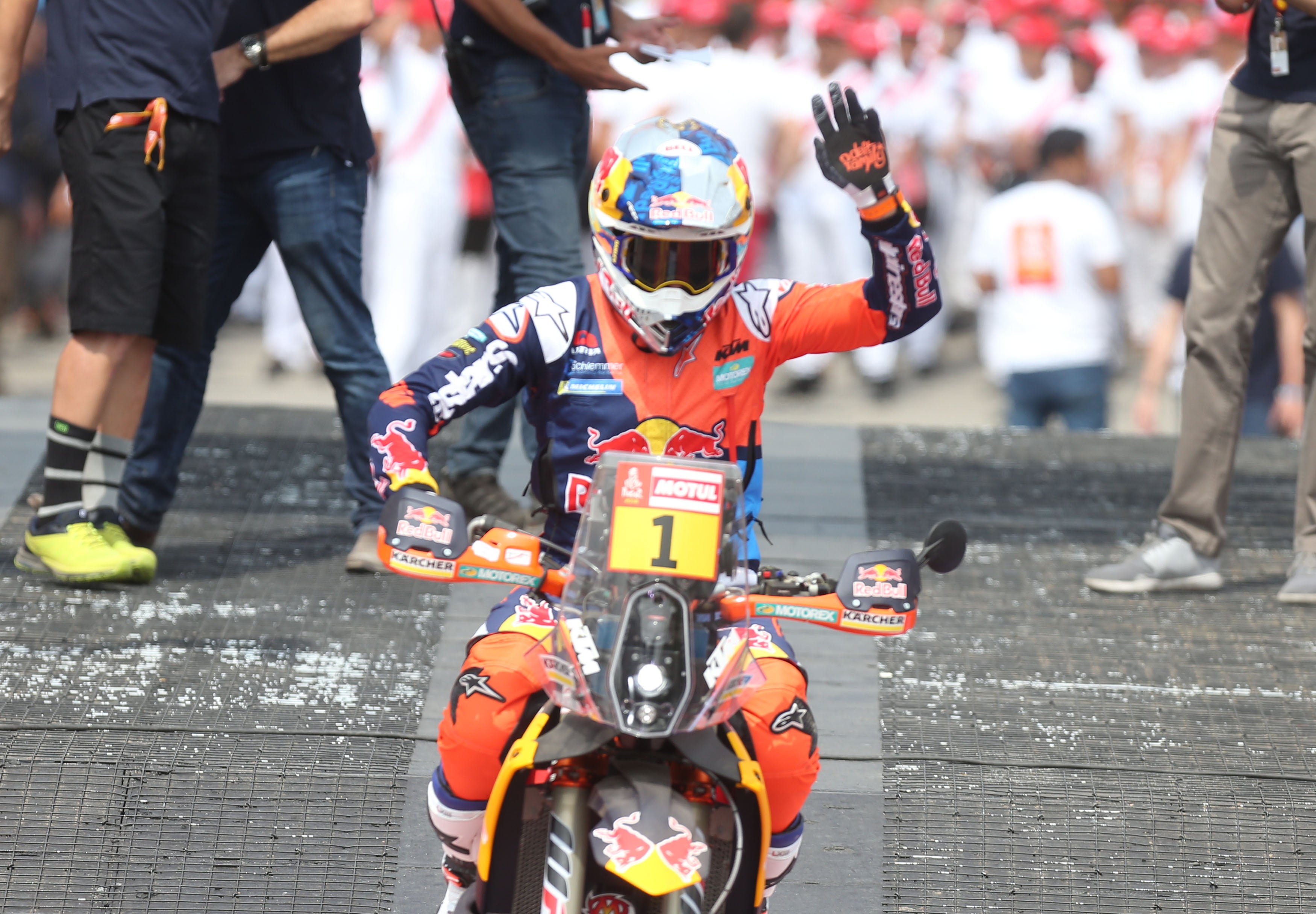 Al-Attiyah gana la primera etapa del Dakar en coches y Sunderland triunfa en motos Al-Attiyah gana la primera etapa del Dakar en coches y Sunderland triunfa en motos