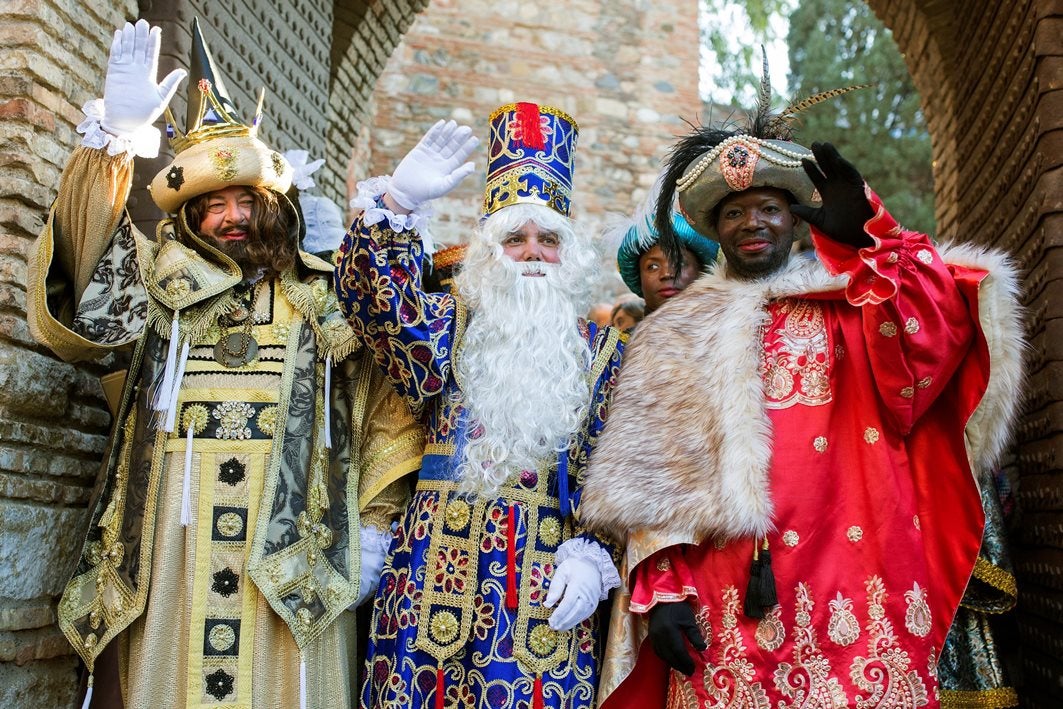 Los Reyes Magos llegan este sábado a España en ala delta, sobre esquís y con sus pajes en parapente Los Reyes Magos llegan este sábado a España en ala delta, sobre esquís y con sus pajes en parapente