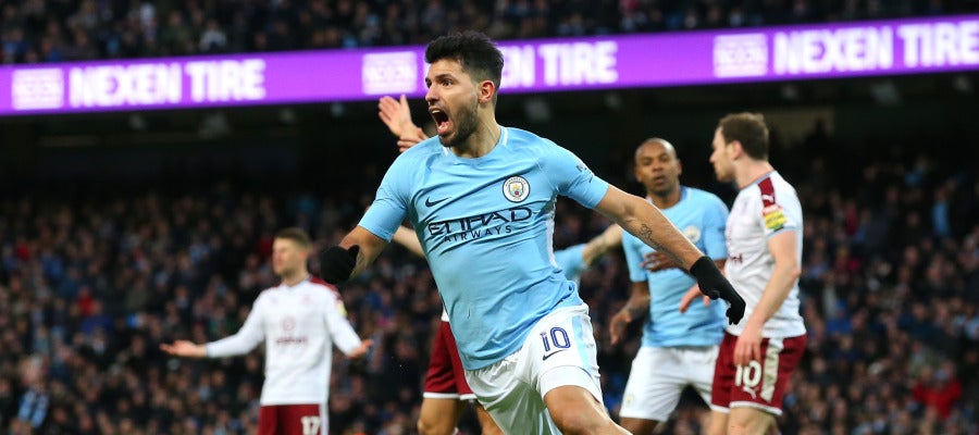 Agüero celebra uno de sus goles con el Manchester City Agüero celebra uno de sus goles con el Manchester City