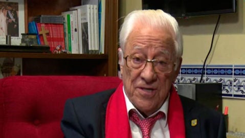 Foto de archivo del padre &Aacute;ngel