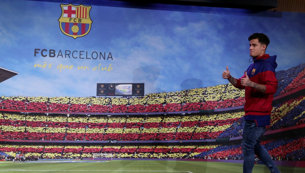 Coutinho en la presentación con el Barcelona