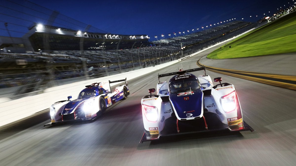 Fernando Alonso prueba la noche de Daytona: "El tráfico y la noche son el principal reto para mí" Fernando Alonso prueba la noche de Daytona: "El tráfico y la noche son el principal reto para mí"