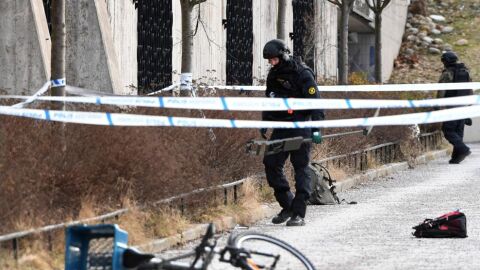 La polic&iacute;a ha acordonado la zona de la explosi&oacute;n a las afueras de Estocolmo 