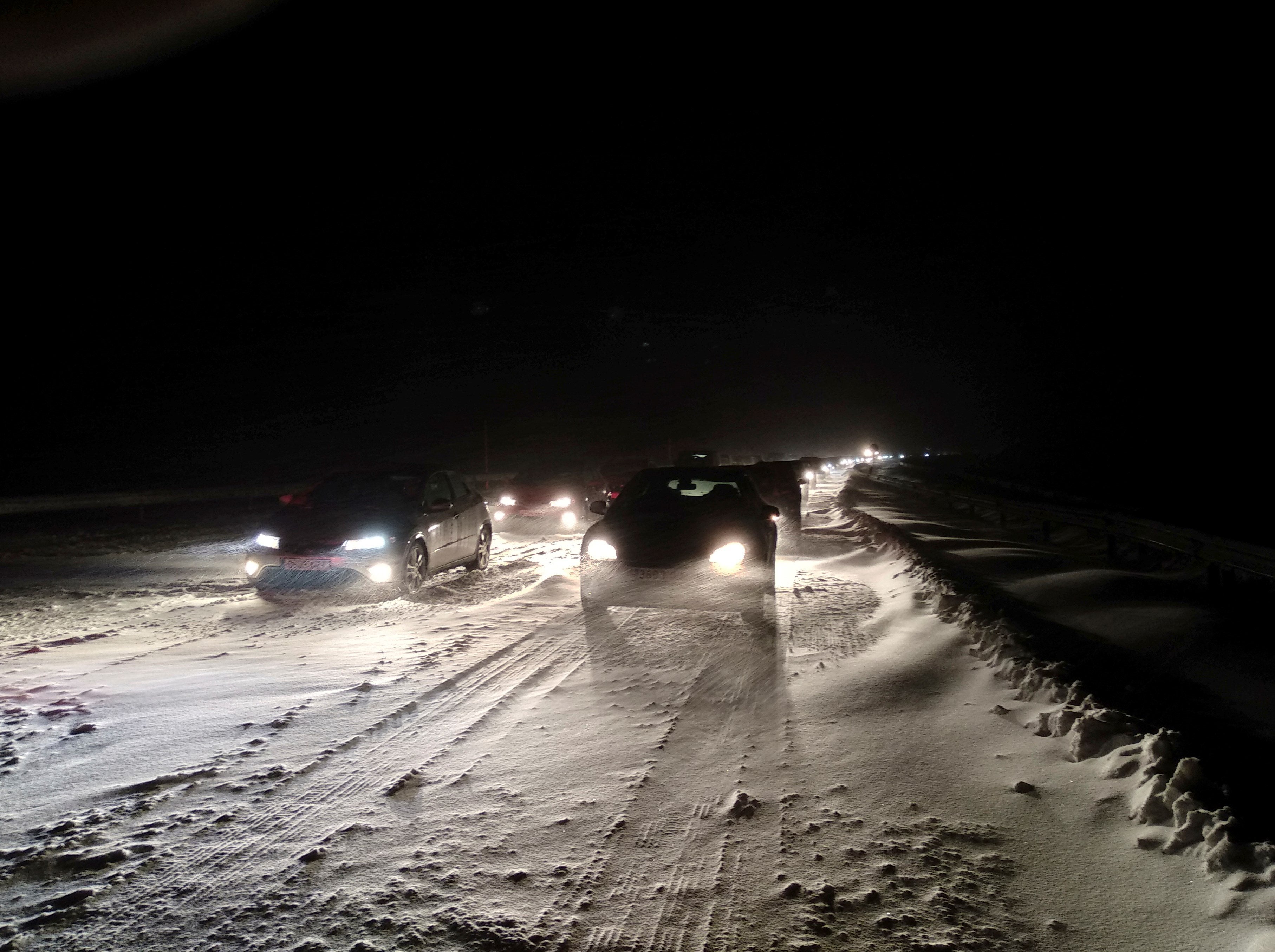 La OCU pone en marcha una acción colectiva para reclamar daños por el colapso de la AP-6 y otras carreteras La OCU pone en marcha una acción colectiva para reclamar daños por el colapso de la AP-6 y otras carreteras
