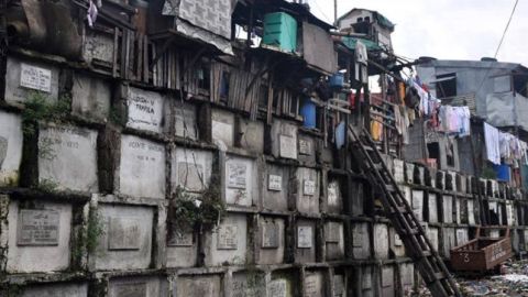 Cementerio de Navotas, el barrio de 600 familias en Manila. 