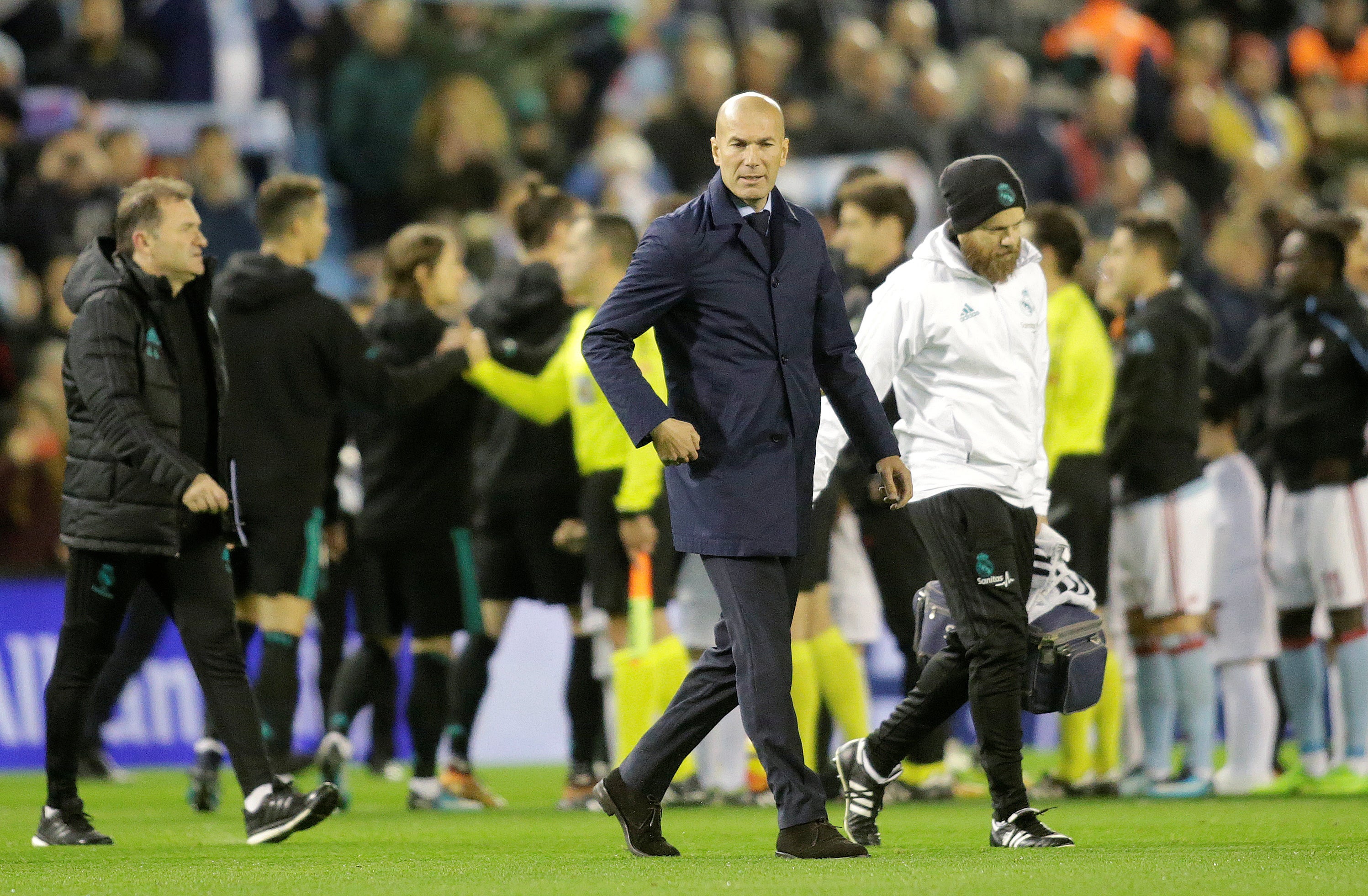 Zidane y los jugadores suspendieron el primer entrenamiento de la semana tras el empate en Vigo Zidane y los jugadores suspendieron el primer entrenamiento de la semana tras el empate en Vigo