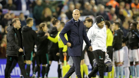 Zinedine Zidane, sobre el c&eacute;sped de Bala&iacute;dos