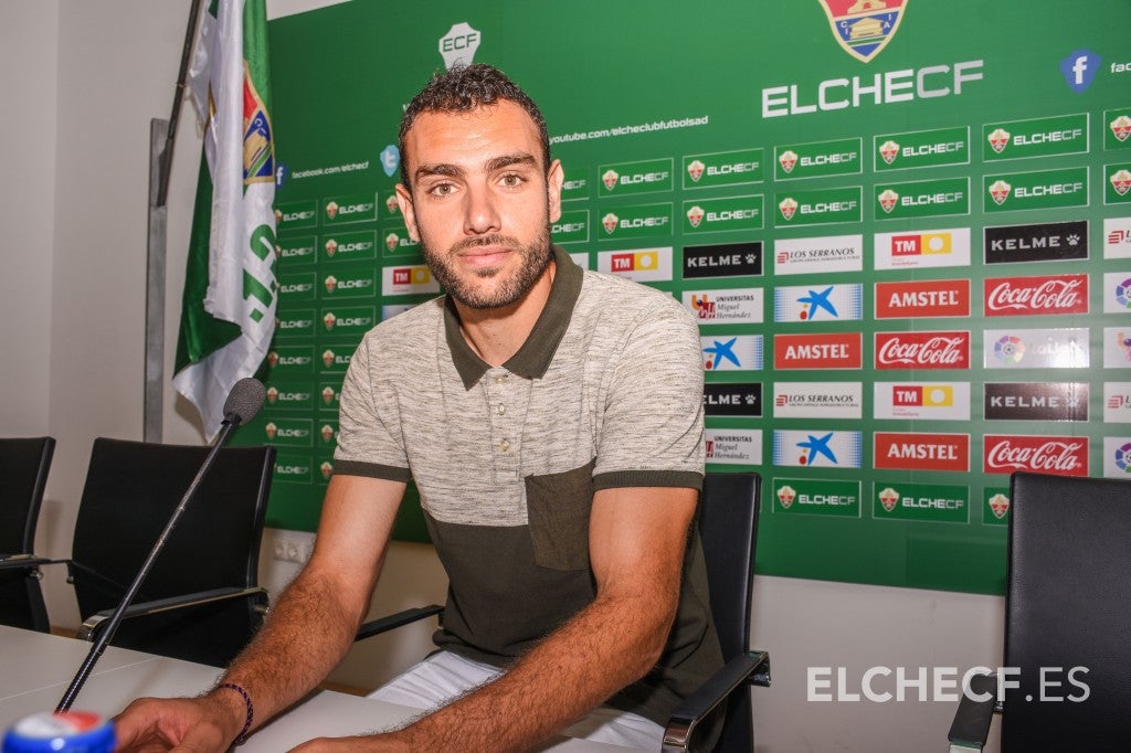Gonzalo Verdú es el único central disponible del Elche en Badalona Gonzalo Verdú es el único central disponible del Elche en Badalona