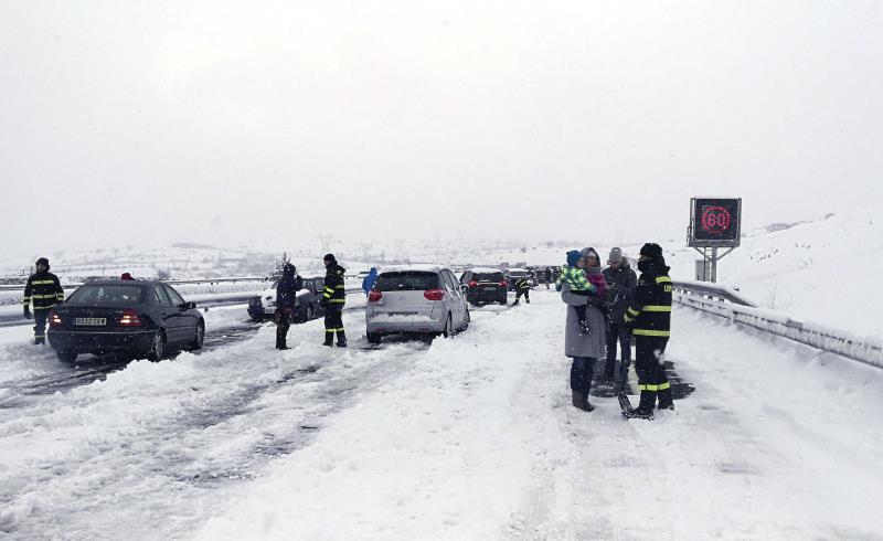 Oyentes: "Estuvimos 18 horas metidos entre hielo, ha sido terrorífico" Oyentes: "Estuvimos 18 horas metidos entre hielo, ha sido terrorífico"