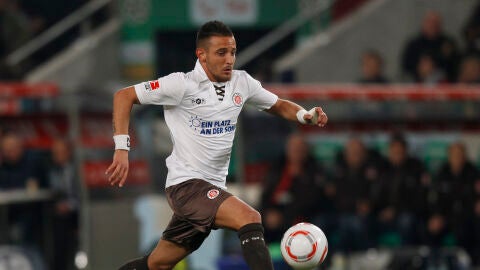 Deniz Naki jugando en el St Pauli