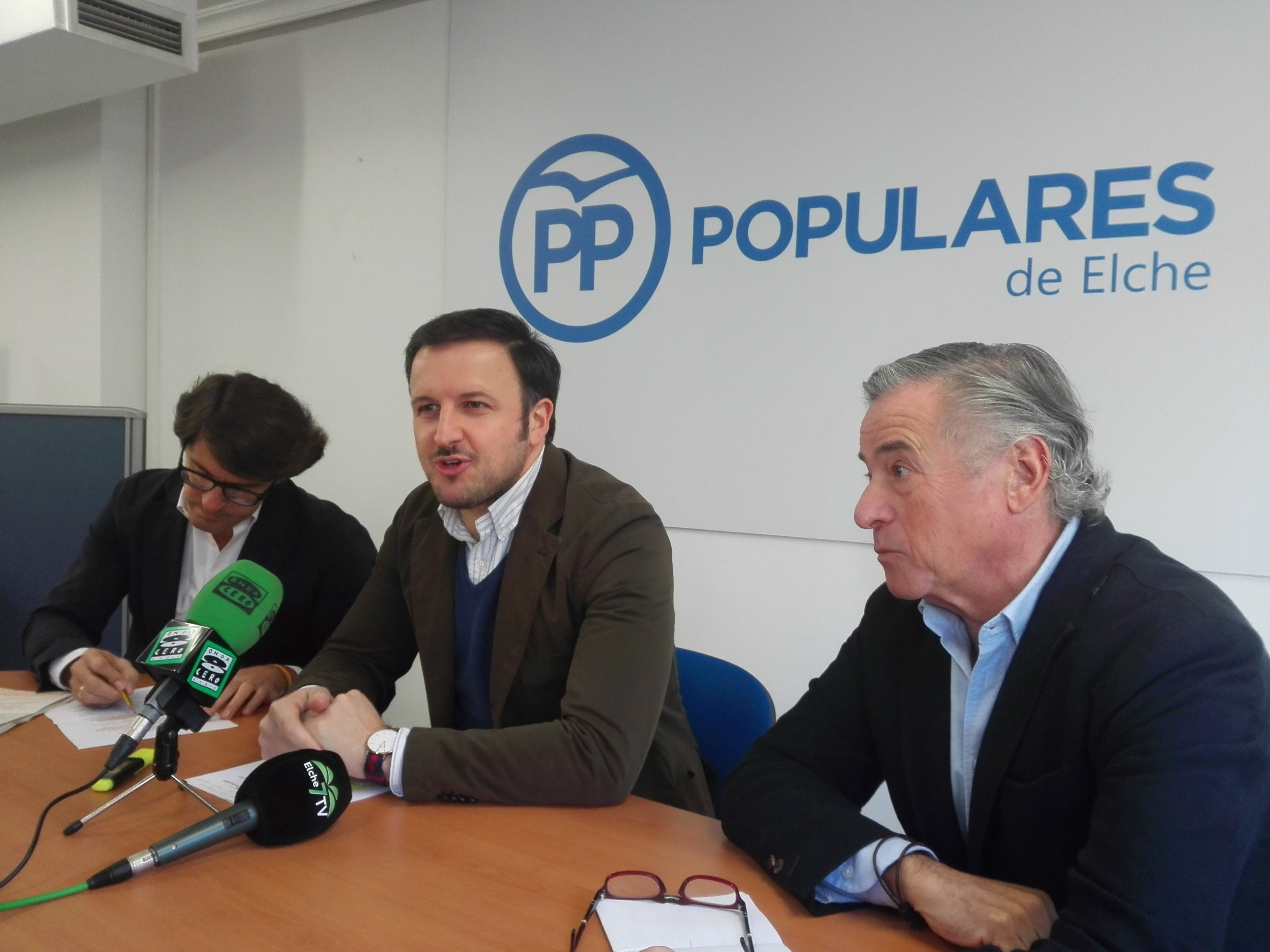 El PP de Elche rechaza que el Consell pretenda integrar la ciudad en un área metropolitana con Alicante El PP de Elche rechaza que el Consell pretenda integrar la ciudad en un área metropolitana con Alicante