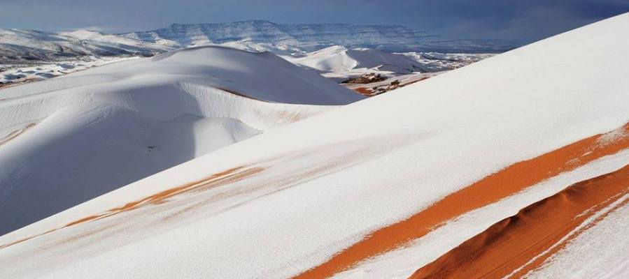 Las dunas del Sáhara nevadas Las dunas del Sáhara nevadas