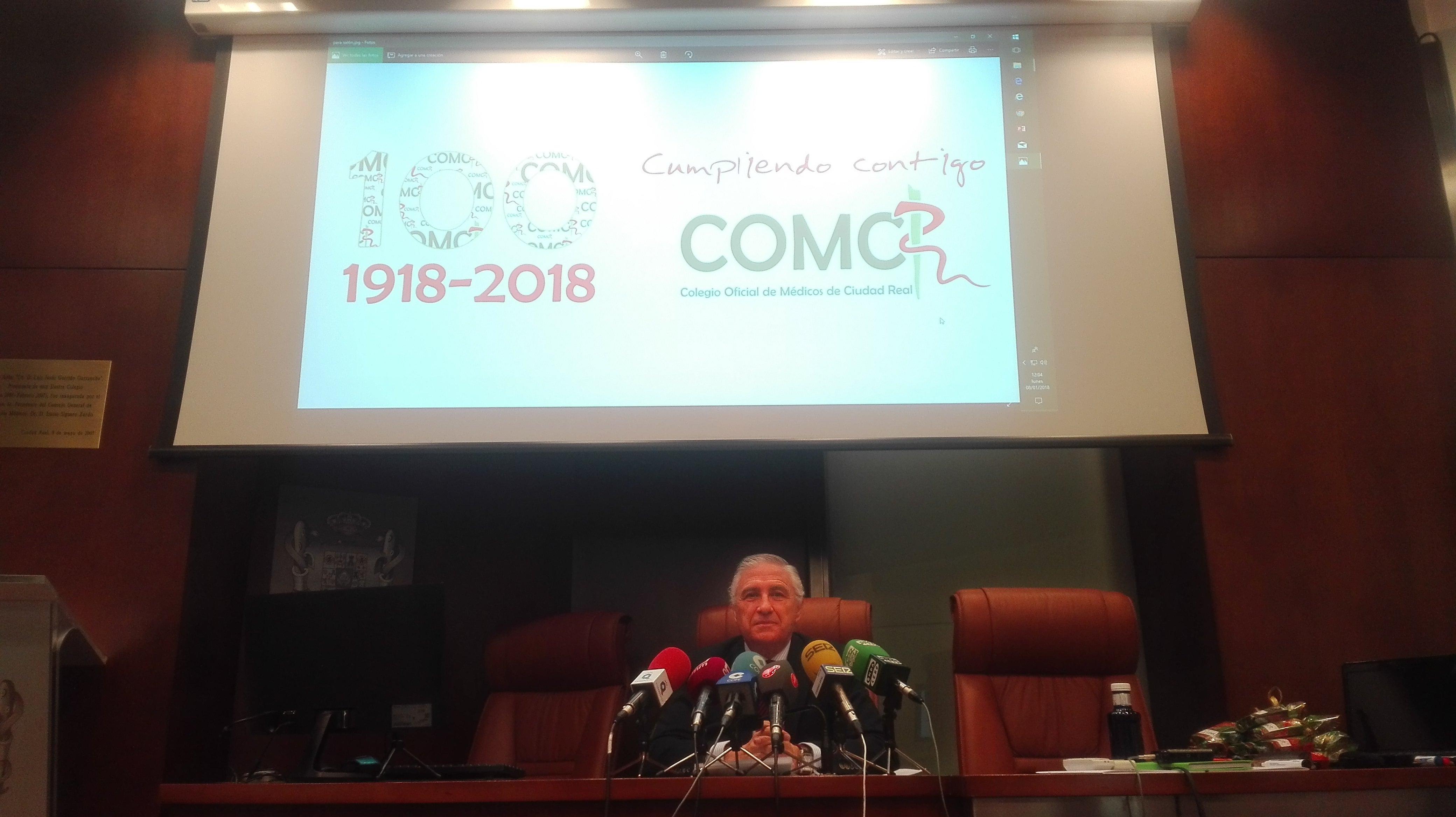 La Ministra de Sanidad asiste al acto del Centenario del Colegio de Médicos de Ciudad Real. La Ministra de Sanidad asiste al acto del Centenario del Colegio de Médicos de Ciudad Real.