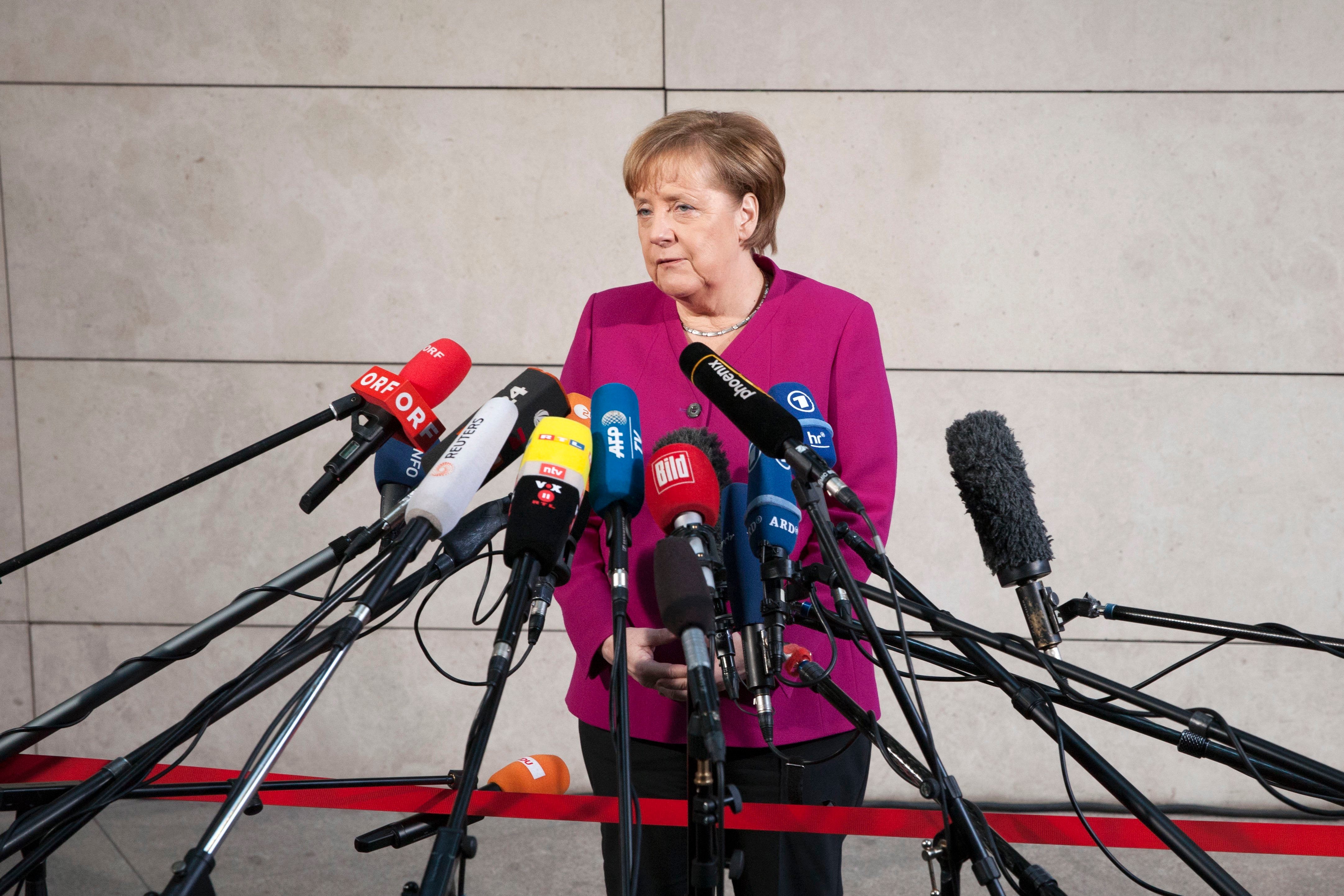 Merkel ratifica su compromiso con el relanzamiento de Europa en el futuro Gobierno Merkel ratifica su compromiso con el relanzamiento de Europa en el futuro Gobierno