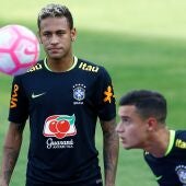 Coutinho y Neymar, en un entrenamiento con la selección de Brasil