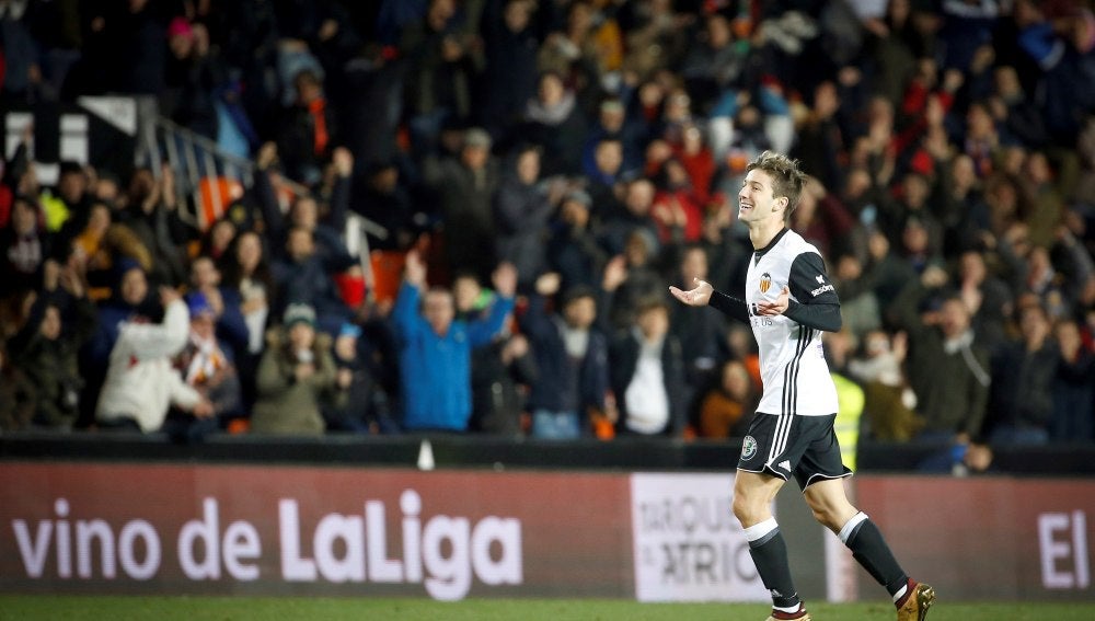 Vietto celebra un gol ante Las Palmas en Mestalla
