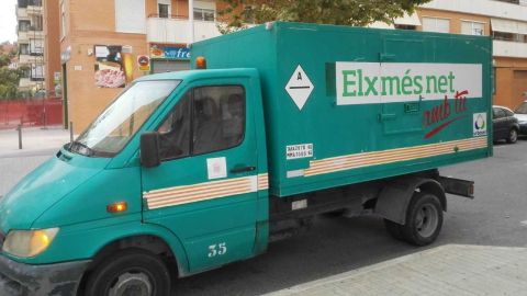 Veh&iacute;culo del servicio de limpieza de Elche.