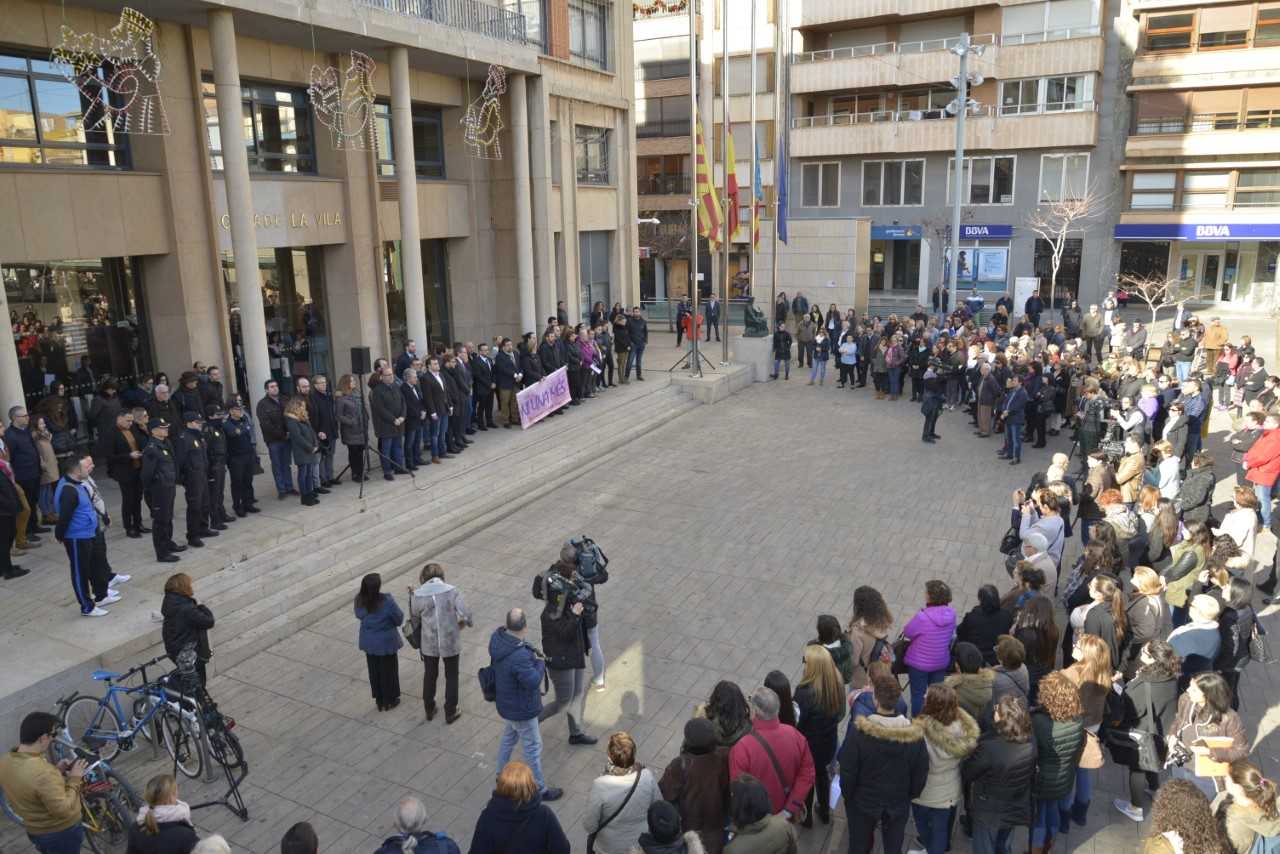 Vila-real aprova una declaració institucional en contra de la violencia de gènere Vila-real aprova una declaració institucional en contra de la violencia de gènere