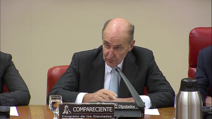 Miquel Roca no ve preciso reformar la Constitución para un nuevo modelo territorial Miquel Roca no ve preciso reformar la Constitución para un nuevo modelo territorial