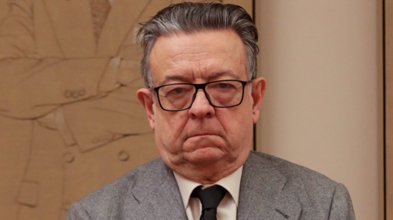 Herrero de Miñón rechaza el modelo de Estado federal por "polémico, indeterminado y costoso" Herrero de Miñón rechaza el modelo de Estado federal por "polémico, indeterminado y costoso"