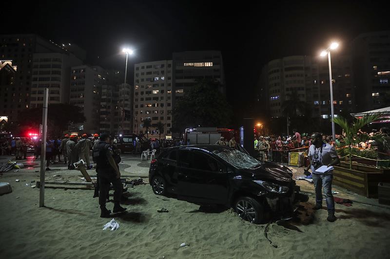 Fallece el bebé herido en un atropello múltiple en la playa de Copacabana Fallece el bebé herido en un atropello múltiple en la playa de Copacabana