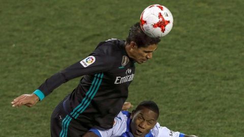 Varane, en una acci&oacute;n en Butarque. 