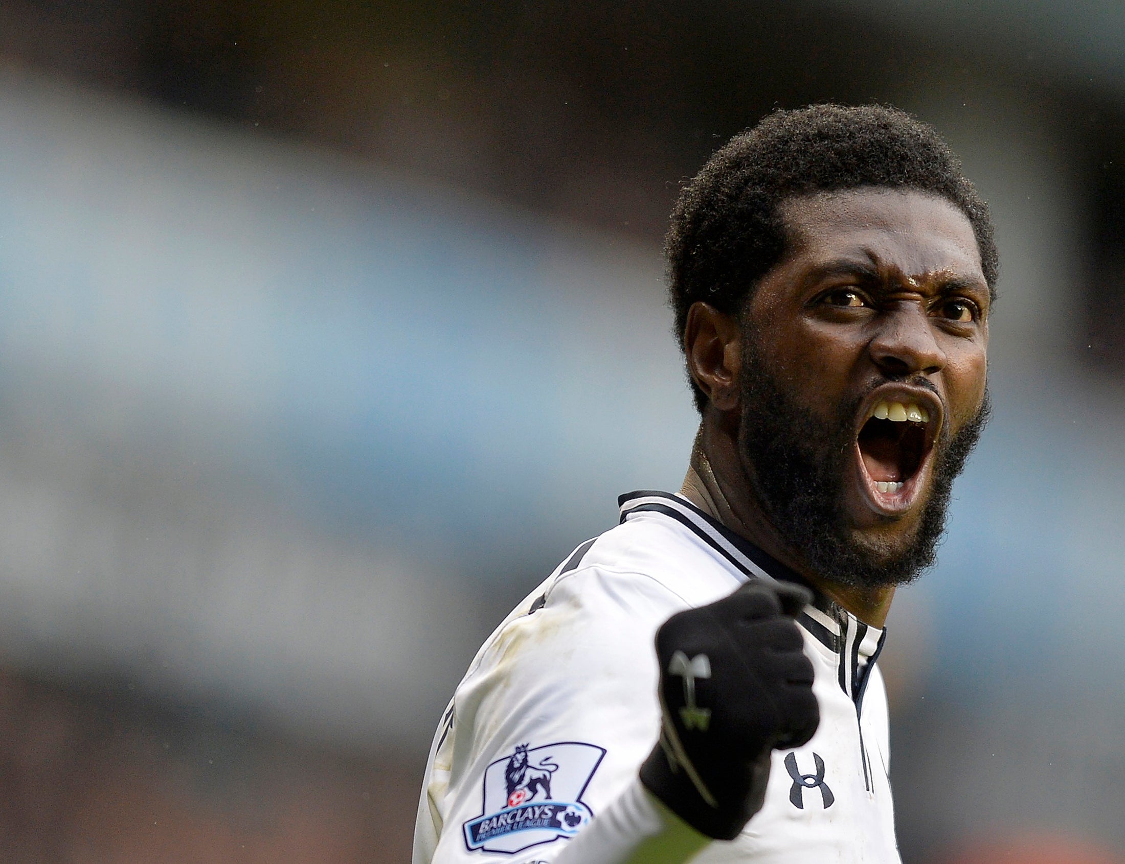 Adebayor narra detalles de la noche en que preparó su suicidio: "Lo tenía todo listo, me bebí el agua..." Adebayor narra detalles de la noche en que preparó su suicidio: "Lo tenía todo listo, me bebí el agua..."