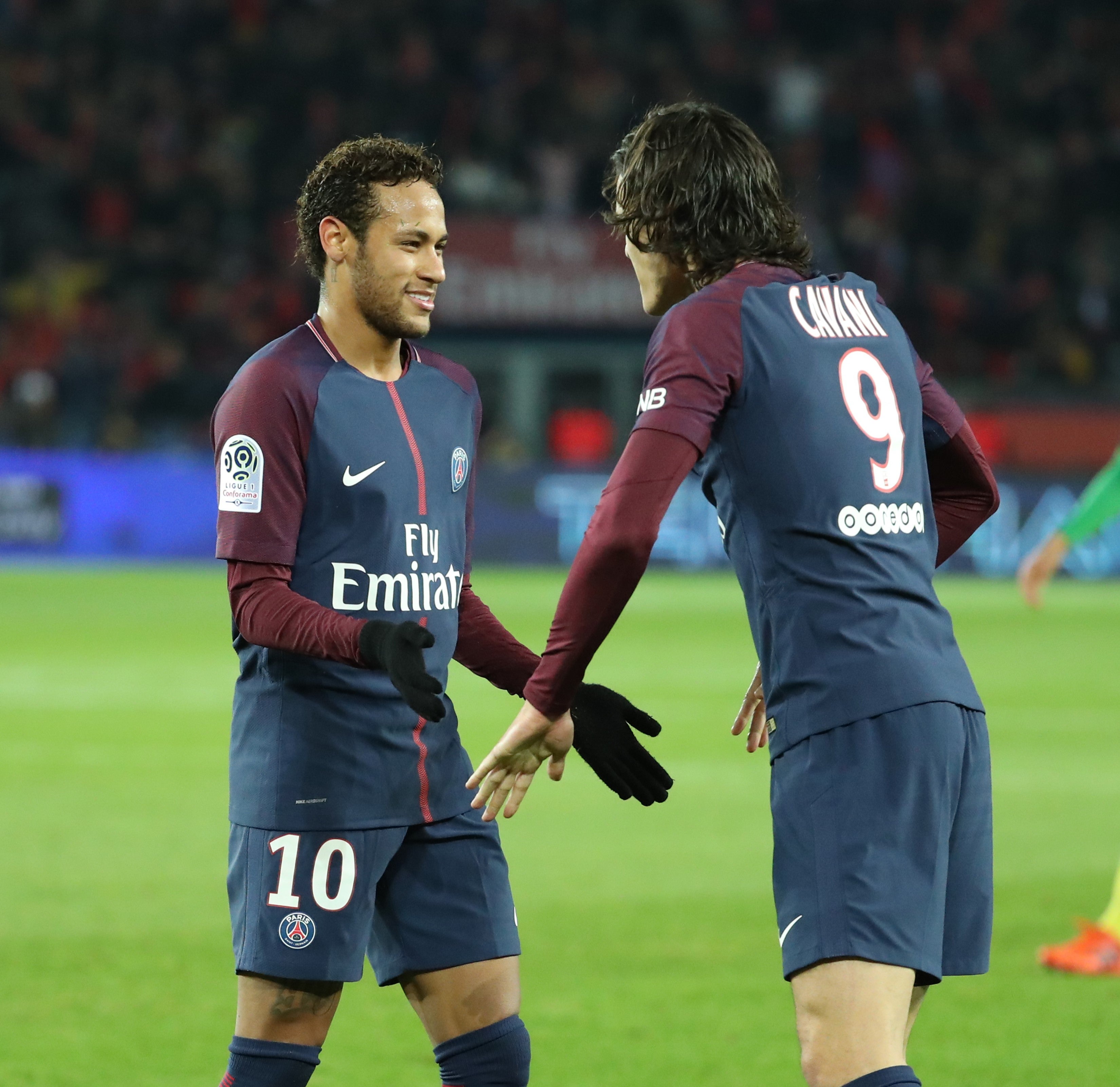 Emery niega la polémica entre Neymar y Cavani: "El vestuario está unido" Emery niega la polémica entre Neymar y Cavani: "El vestuario está unido"
