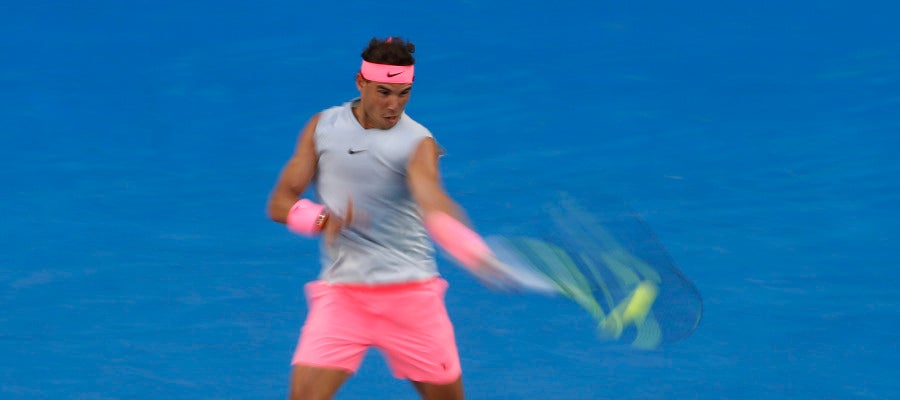 Rafa Nadal golpea con su drive ante Dzumhur Rafa Nadal golpea con su drive ante Dzumhur