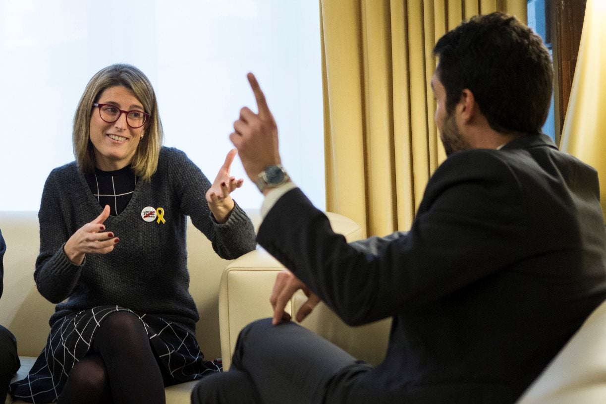 JxCat busca ahora fórmulas para que Puigdemont sea "presidente de verdad" JxCat busca ahora fórmulas para que Puigdemont sea "presidente de verdad"