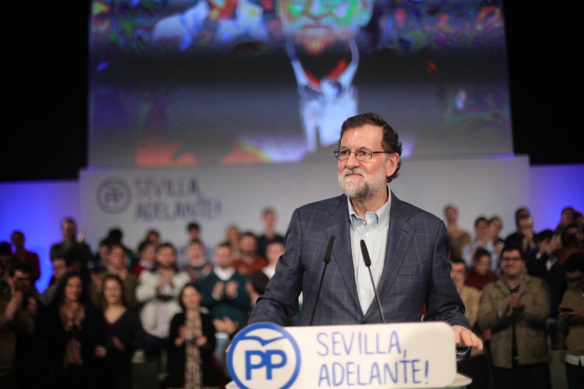 Rajoy advierte de que si Puigdemont es investido desde Bruselas, "el artículo 155 seguirá" Rajoy advierte de que si Puigdemont es investido desde Bruselas, "el artículo 155 seguirá"