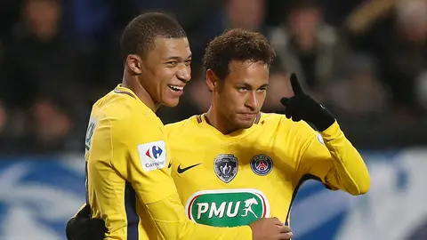 Mbappé y Neymar durante un encuentro Mbappe y Neymar durante un encuentro