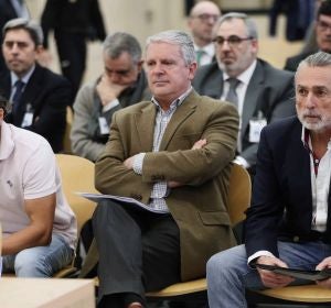 Álvaro Pérez Alonso 'El Bigotes', Pablo Crespo, y Francisco Correa durante el juicio Álvaro Pérez Alonso 'El Bigotes', Pablo Crespo, y Francisco Correa durante el juicio