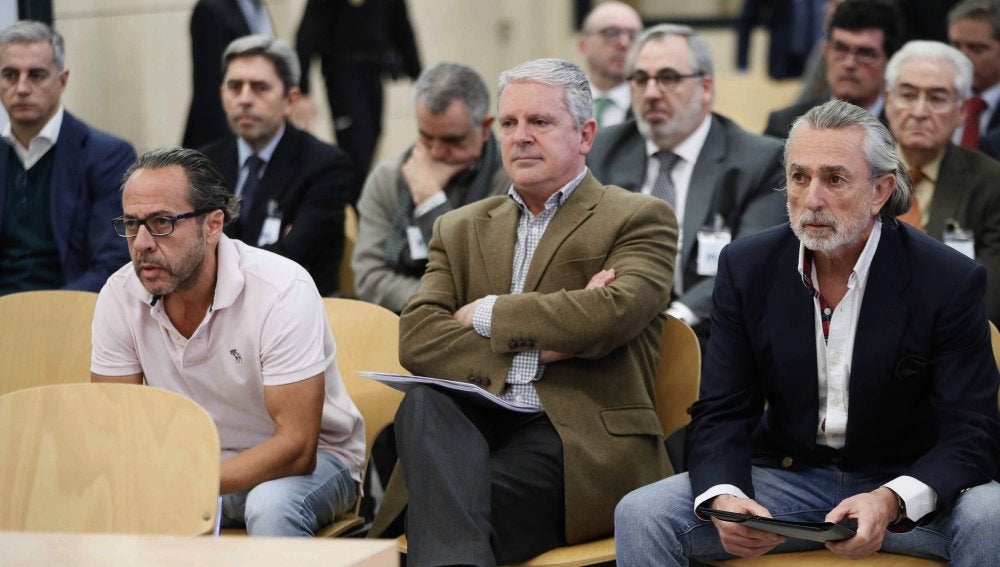 Álvaro Pérez Alonso 'El Bigotes', Pablo Crespo, y Francisco Correa durante el juicio